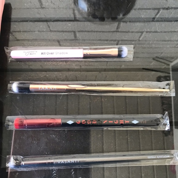 Eye Shadow Makeup Brush Bundle of 4 Ispy Bag Bundle of 2 - Picture 3 of 3